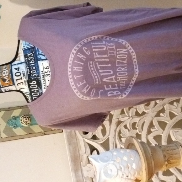 SOMETHING BEAUTIFUL IS ON THE HORIZON Comfy Soft Tee-Shirt - Picture 4 of 9